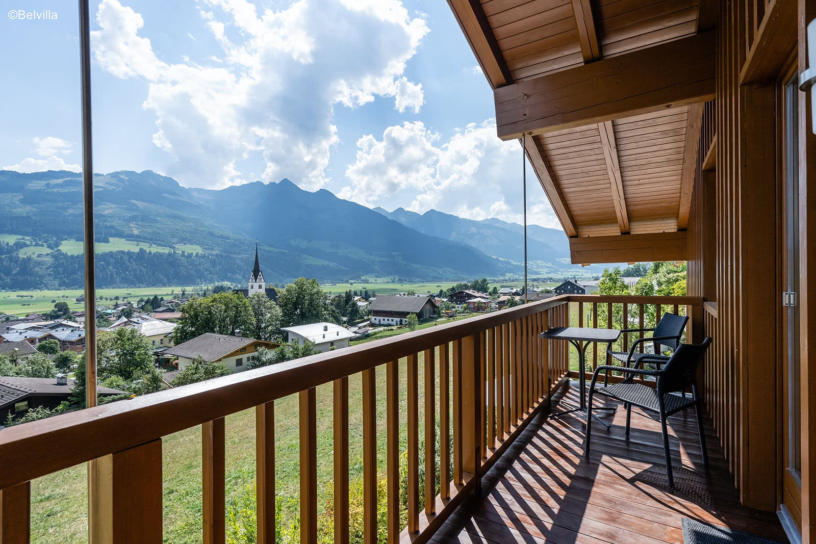 Chalet Sonnenheim Piesendorf buitenaanzicht balkon